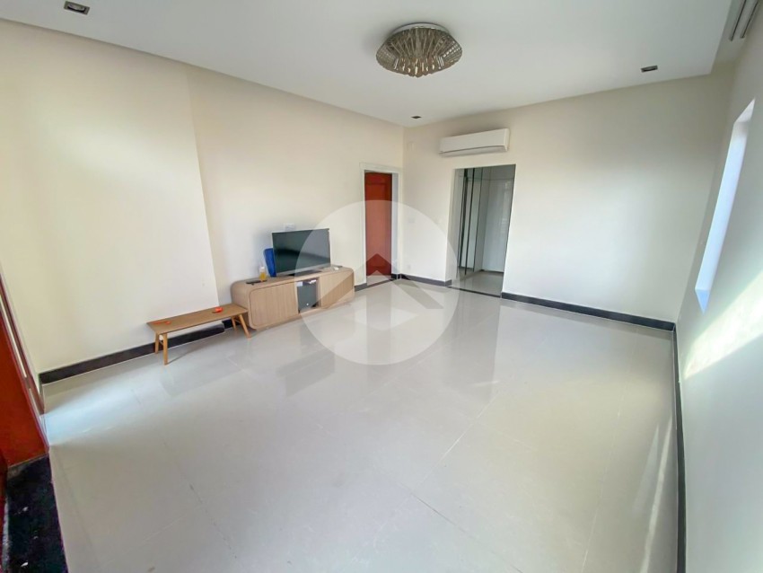 4 Bedroom Villa For Rent - Tonle Bassac, Phnom Penh