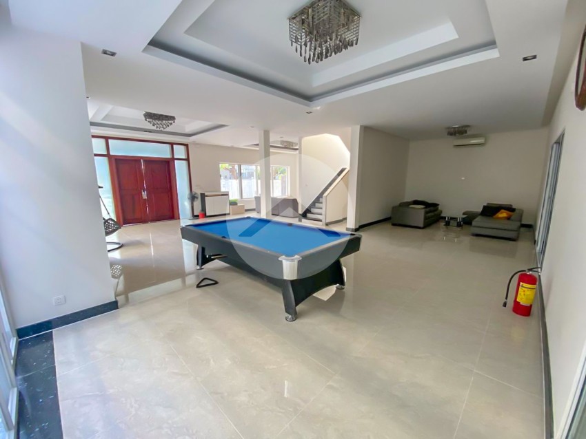 4 Bedroom Villa For Rent - Tonle Bassac, Phnom Penh