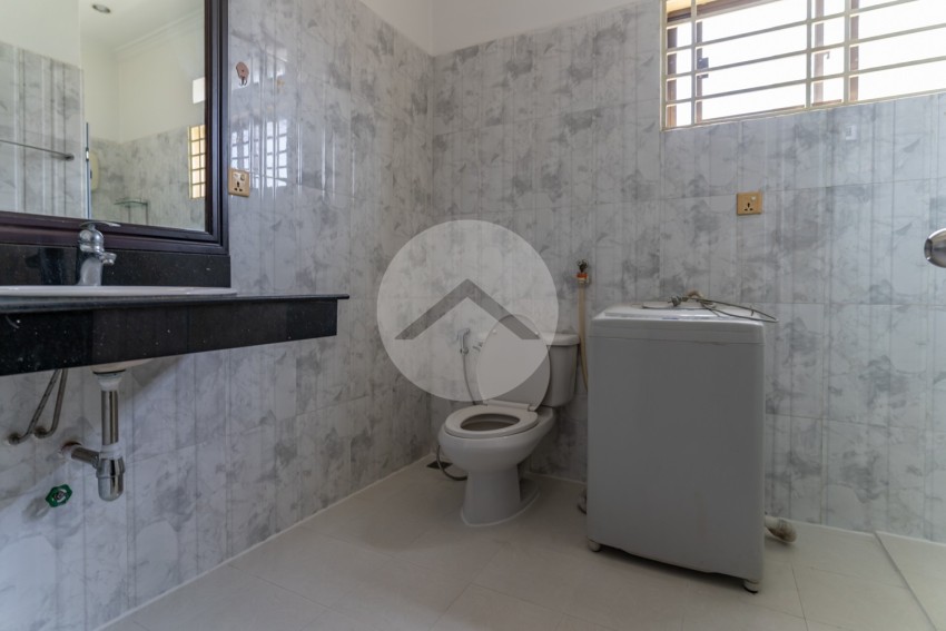 2 Bedroom Serviced Apartment For Rent - Tonle Bassac, Phnom Penh