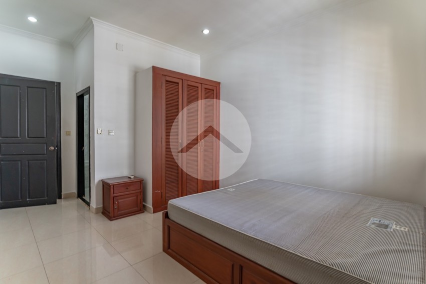 2 Bedroom Serviced Apartment For Rent - Tonle Bassac, Phnom Penh