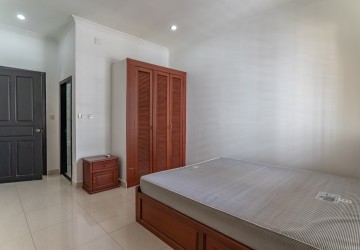 2 Bedroom Serviced Apartment For Rent - Tonle Bassac, Phnom Penh thumbnail