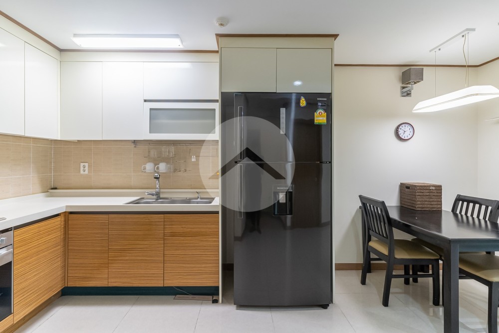 13th Floor 1 Bedroom Condo For Sale - De Castle Royal, BKK1, Phnom Penh - Image 4