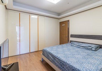 13th Floor 1 Bedroom Condo For Sale - De Castle Royal, BKK1, Phnom Penh thumbnail