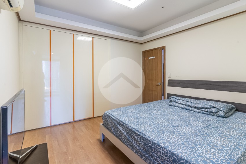 13th Floor 1 Bedroom Condo For Sale - De Castle Royal, BKK1, Phnom Penh