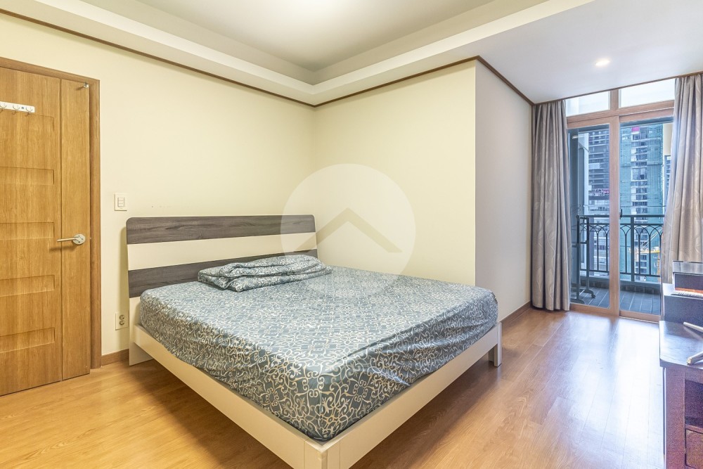 13th Floor 1 Bedroom Condo For Sale - De Castle Royal, BKK1, Phnom Penh - Image 8