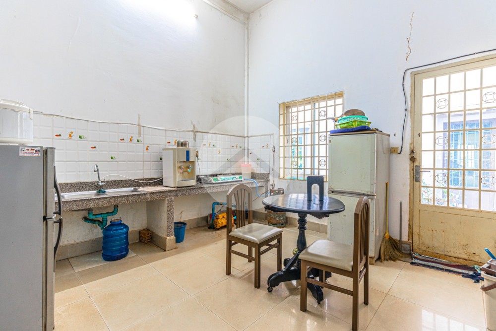 4 Bedroom Flat For Rent - Kouk Chak, Siem Reap - Image 8