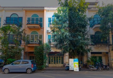 4 Bedroom Flat For Rent - Kouk Chak, Siem Reap thumbnail