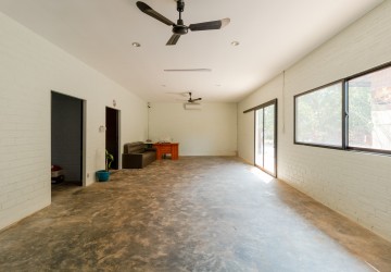 150 Sqm Office Space For Rent - Sala Kamreuk, Siem Reap thumbnail