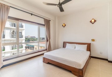 1 Bedroom Serviced Apartment For Rent - Tonle Bassac, Phnom Penh thumbnail