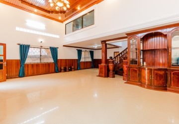 6 Bedroom Commercial Villa For Rent - Sala Kamreuk, Siem Reap thumbnail