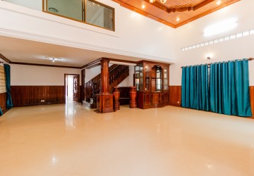 6 Bedroom Commercial Villa For Rent - Sala Kamreuk, Siem Reap thumbnail