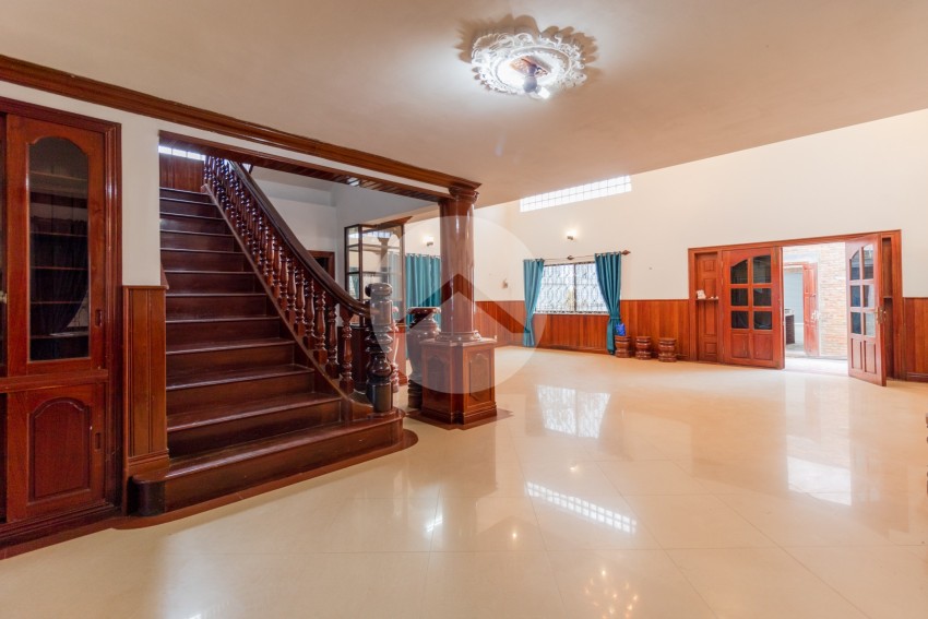 6 Bedroom Commercial Villa For Rent - Sala Kamreuk, Siem Reap