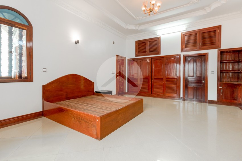 6 Bedroom Commercial Villa For Rent - Sala Kamreuk, Siem Reap