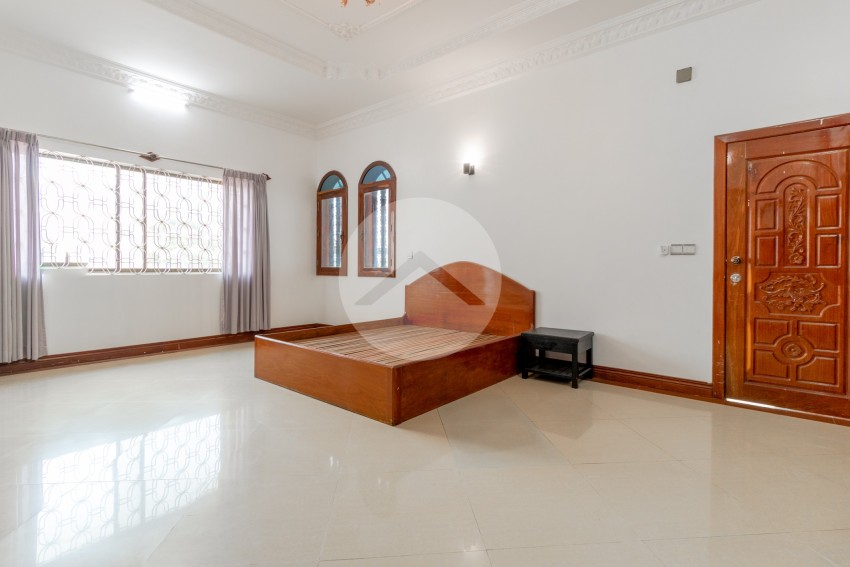 6 Bedroom Commercial Villa For Rent - Sala Kamreuk, Siem Reap