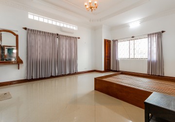 6 Bedroom Commercial Villa For Rent - Sala Kamreuk, Siem Reap thumbnail