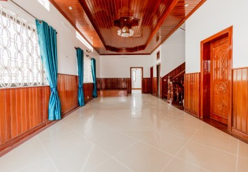 6 Bedroom Commercial Villa For Rent - Sala Kamreuk, Siem Reap thumbnail