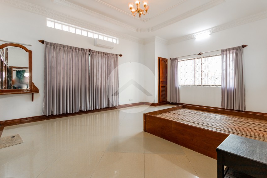 6 Bedroom Commercial Villa For Rent - Sala Kamreuk, Siem Reap