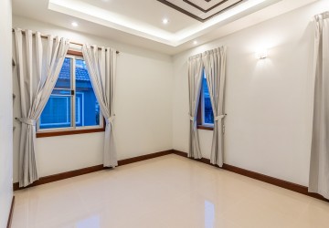 5 Bedroom Villa For Rent - Bassac Garden City, Tonle Bassac, Phnom Penh thumbnail