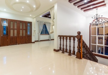 5 Bedroom Villa For Rent - Bassac Garden City, Tonle Bassac, Phnom Penh thumbnail