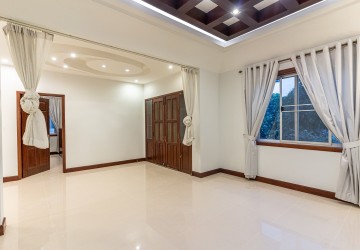 5 Bedroom Villa For Rent - Bassac Garden City, Tonle Bassac, Phnom Penh thumbnail