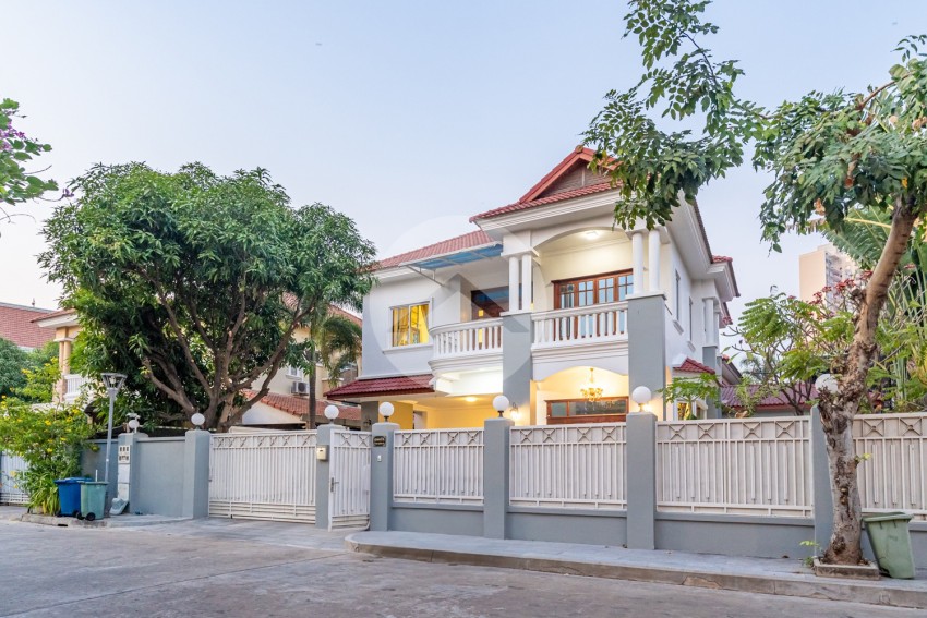 5 Bedroom Villa For Rent - Bassac Garden City, Tonle Bassac, Phnom Penh