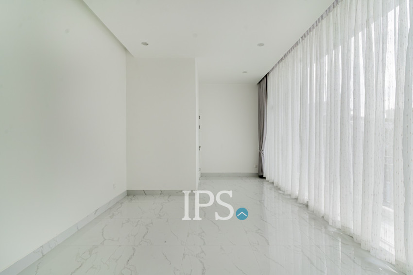 3 Bedroom Villa For Rent - Bassac Garden, Tonle Bassac, Phnom Penh