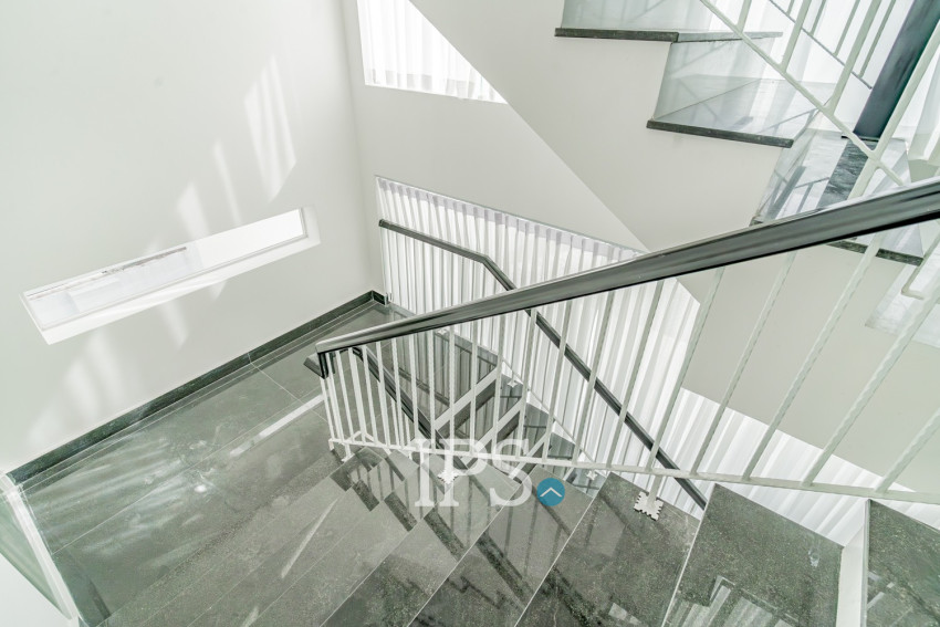 3 Bedroom Villa For Rent - Bassac Garden, Tonle Bassac, Phnom Penh