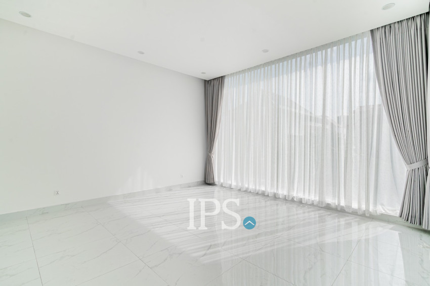 3 Bedroom Villa For Rent - Bassac Garden, Tonle Bassac, Phnom Penh