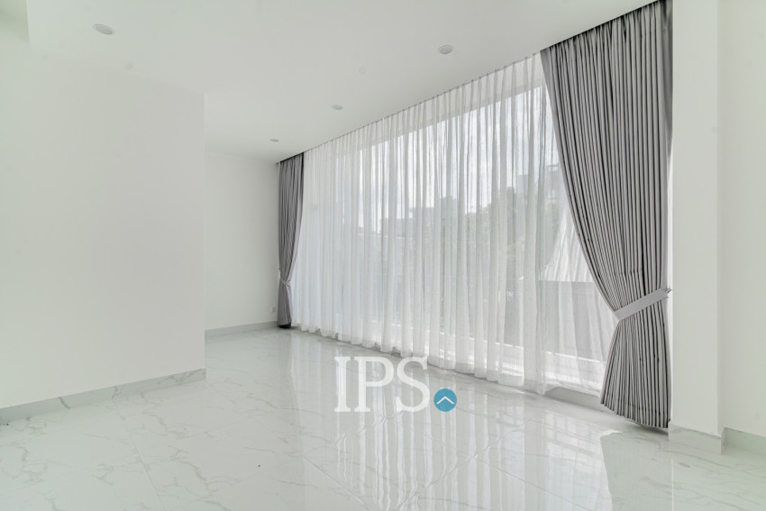 3 Bedroom Villa For Rent - Bassac Garden, Tonle Bassac, Phnom Penh