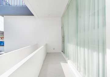 3 Bedroom Villa For Rent - Bassac Garden, Tonle Bassac, Phnom Penh thumbnail