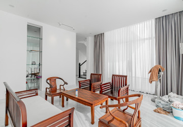 3 Bedroom Villa For Rent - Bassac Garden, Tonle Bassac, Phnom Penh thumbnail