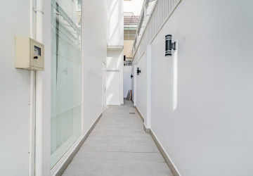 3 Bedroom Villa For Rent - Bassac Garden, Tonle Bassac, Phnom Penh thumbnail