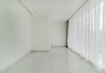 3 Bedroom Villa For Rent - Bassac Garden, Tonle Bassac, Phnom Penh thumbnail