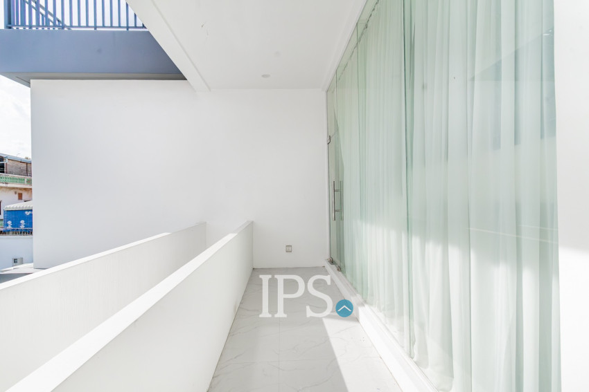 3 Bedroom Villa For Rent - Bassac Garden, Tonle Bassac, Phnom Penh