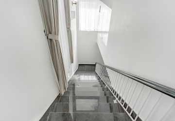 3 Bedroom Villa For Rent - Bassac Garden, Tonle Bassac, Phnom Penh thumbnail