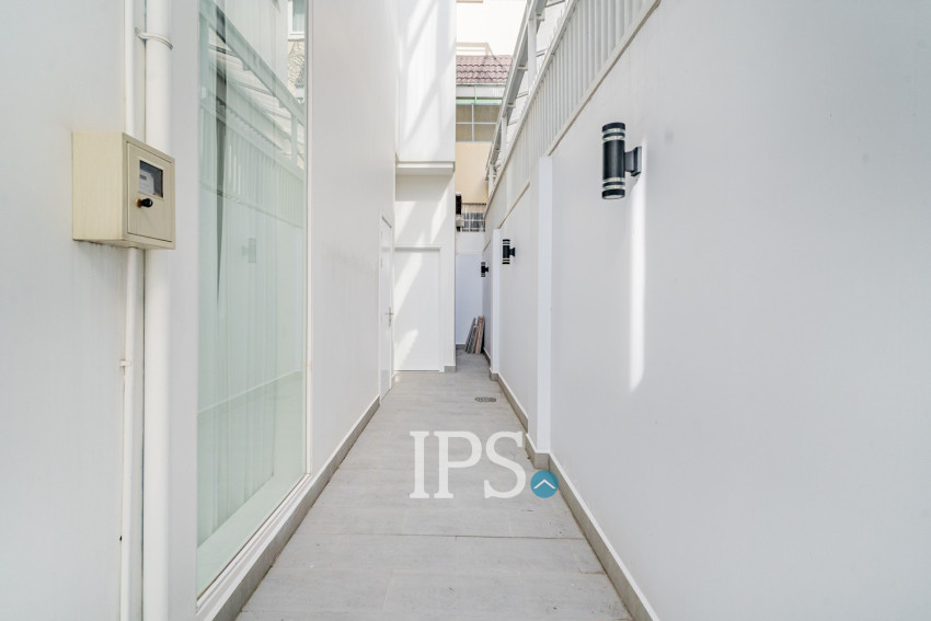 3 Bedroom Villa For Rent - Bassac Garden, Tonle Bassac, Phnom Penh