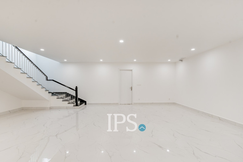 3 Bedroom Villa For Rent - Bassac Garden, Tonle Bassac, Phnom Penh