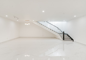 3 Bedroom Villa For Rent - Bassac Garden, Tonle Bassac, Phnom Penh thumbnail