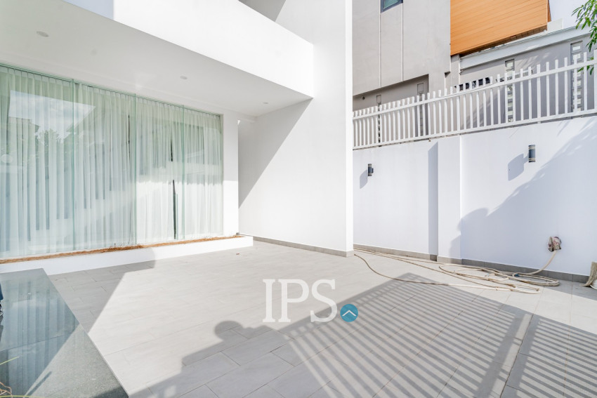 3 Bedroom Villa For Rent - Bassac Garden, Tonle Bassac, Phnom Penh