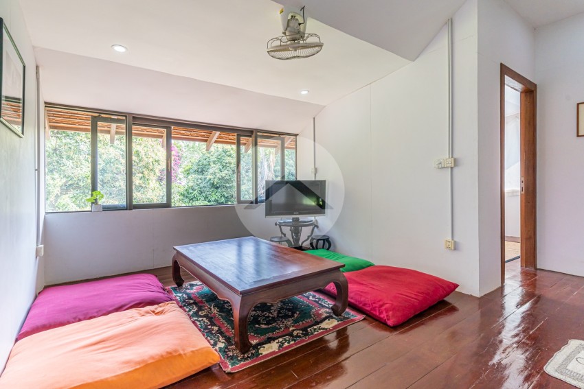 6 Bedroom Villa For Rent - Veal Sbov, Phnom Penh