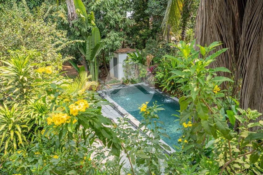 6 Bedroom Villa For Rent - Veal Sbov, Phnom Penh