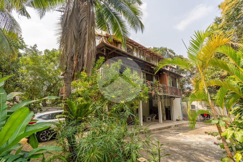 6 Bedroom Villa For Rent - Veal Sbov, Phnom Penh