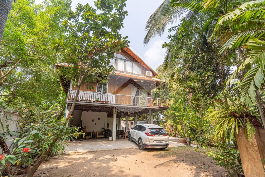 6 Bedroom Villa For Rent - Veal Sbov, Phnom Penh