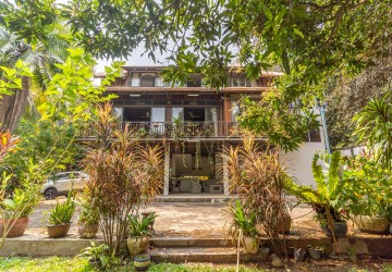 6 Bedroom Villa For Rent - Veal Sbov, Phnom Penh thumbnail