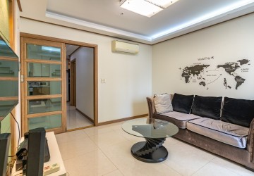 6th Floor 1 Bedroom Condo For Sale - DeCastle Royal, BKK1, Phnom Penh thumbnail