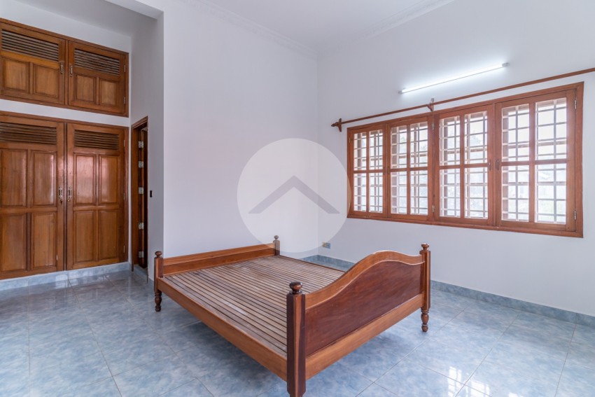 7 Bedroom Villa For Rent - Phsar Daeum Thkov, Phnom Penh