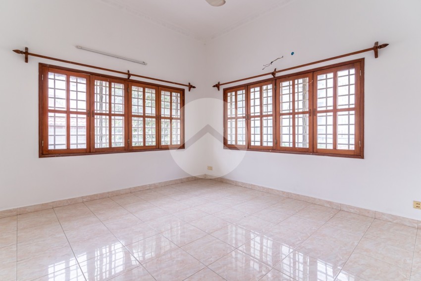 7 Bedroom Villa For Rent - Phsar Daeum Thkov, Phnom Penh