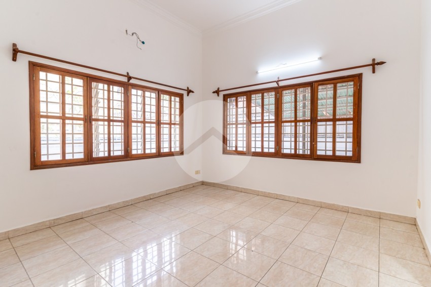 7 Bedroom Villa For Rent - Phsar Daeum Thkov, Phnom Penh