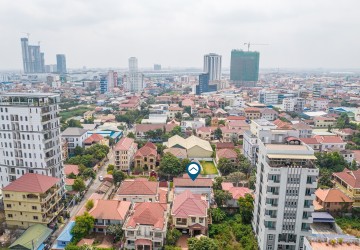 7 Bedroom Villa For Rent - Phsar Daeum Thkov, Phnom Penh thumbnail