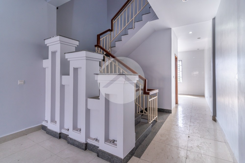 5 Storey Commercial Shophouse For Rent - BKK3, Phnom Penh - Image 12